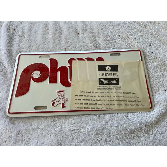 Philadelphia Phillies Phil & Phillis Baseball Metal License Plate 1970s - NIB - Picture 1 of 3